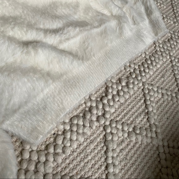 ZARA // Fuzzy Pearl Sweater - Picture 5 of 8